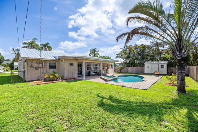 1004 NW 16th Place, Stuart, FL 34994