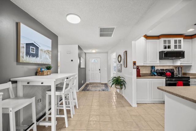 1004 NW 16th Place, Stuart, FL 34994