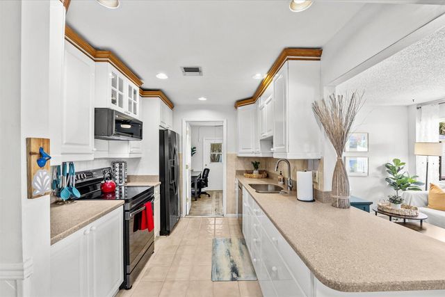 1004 NW 16th Place, Stuart, FL 34994