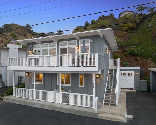 621 Beach Drive, Aptos, CA 95003