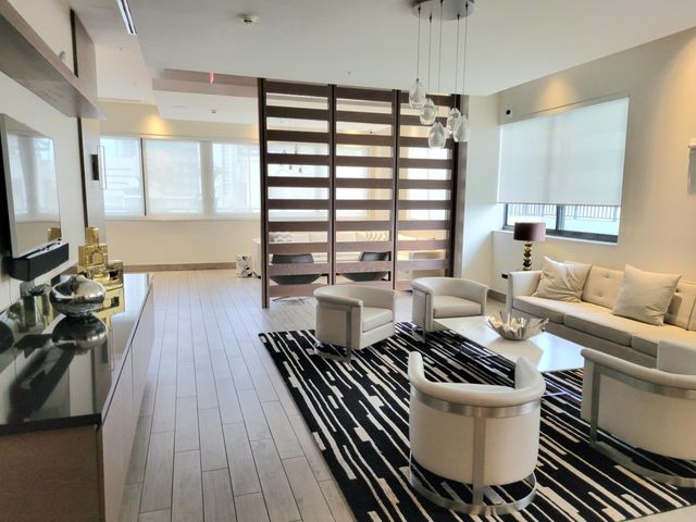 999 SW 1st Avenue 1914, Miami, FL 33130