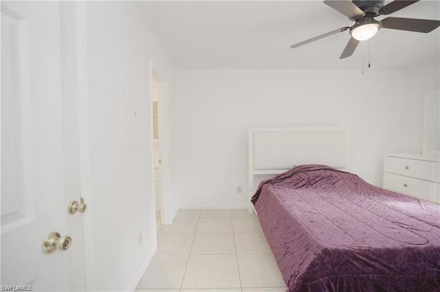 4635 Bayshore DR # P7, Naples, FL 34112