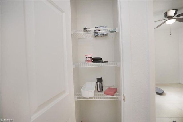 4635 Bayshore DR # P7, Naples, FL 34112