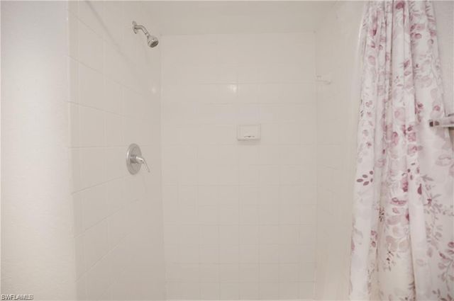 4635 Bayshore DR # P7, Naples, FL 34112