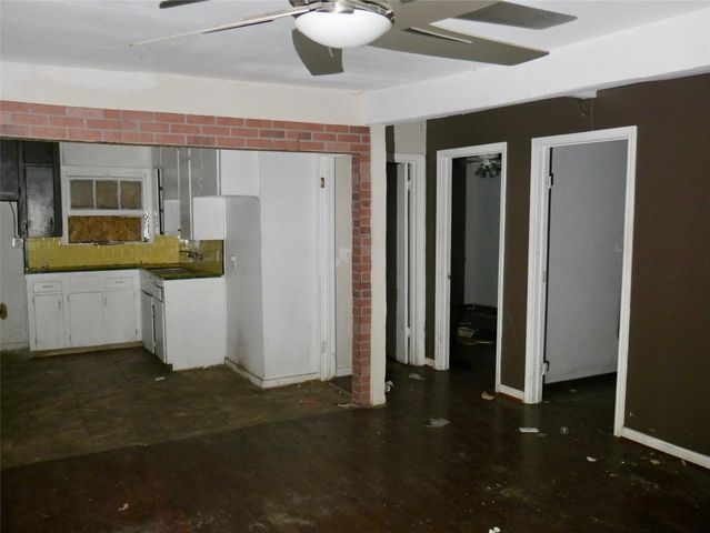 5221 Malmedy Road, Houston, TX 77033
