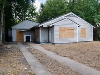 5221 Malmedy Road, Houston, TX 77033