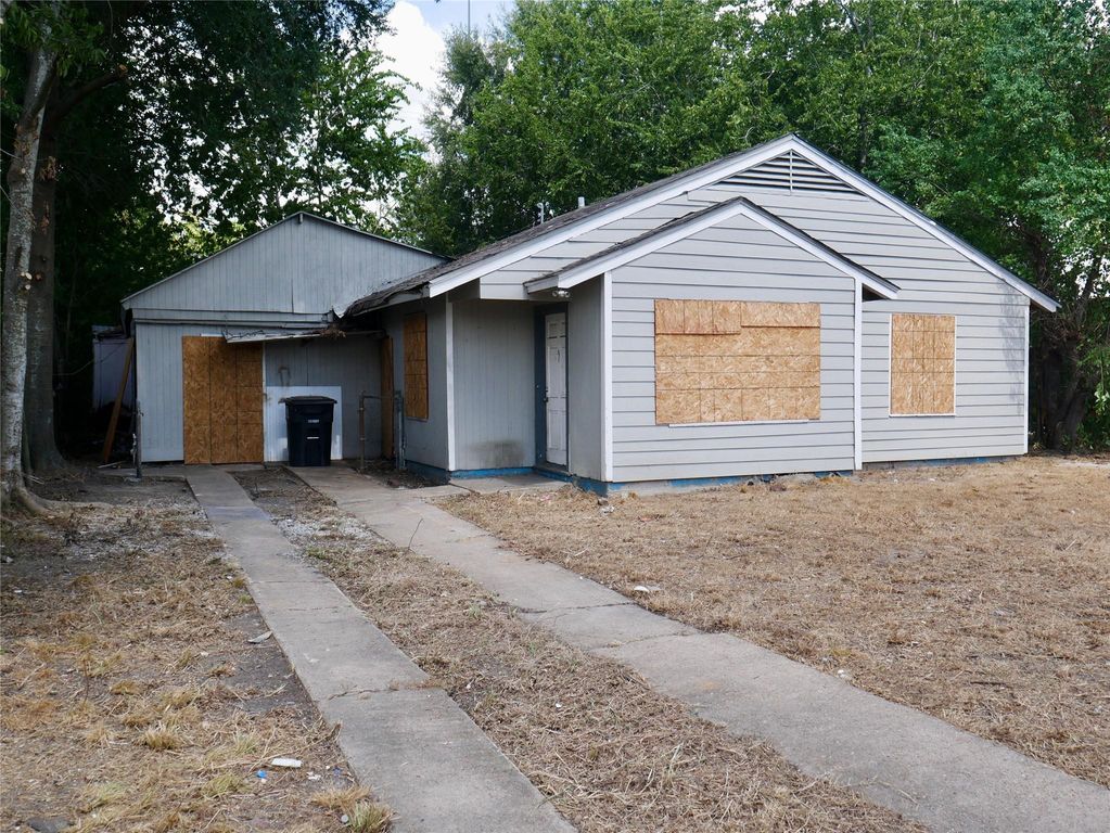 5221 Malmedy Road, Houston, TX 77033