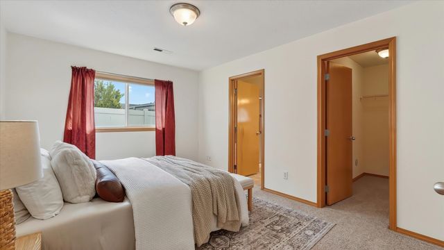 4506 N Locust Ct, Spokane Valley, WA 99206