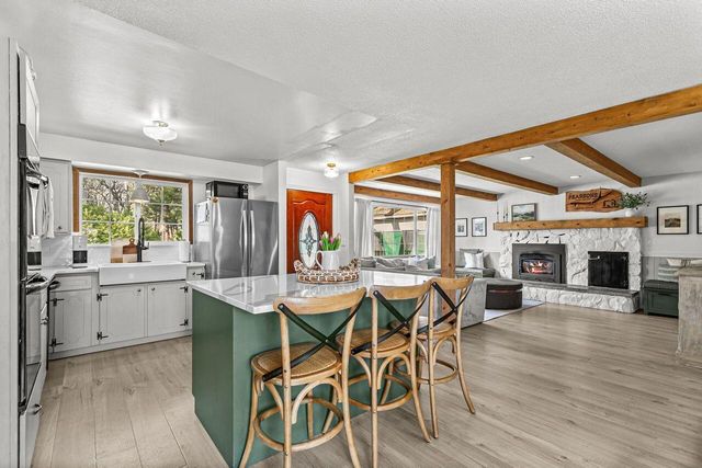 3065 Griffin Creek Road, Medford, OR 97501