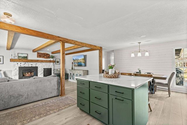 3065 Griffin Creek Road, Medford, OR 97501