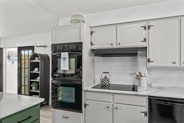 3065 Griffin Creek Road, Medford, OR 97501