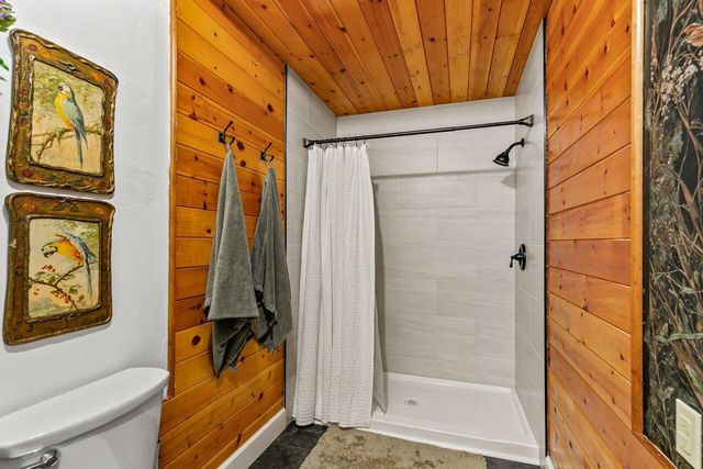 3065 Griffin Creek Road, Medford, OR 97501