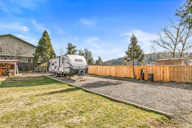 3065 Griffin Creek Road, Medford, OR 97501
