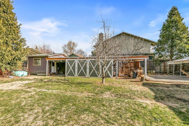 3065 Griffin Creek Road, Medford, OR 97501