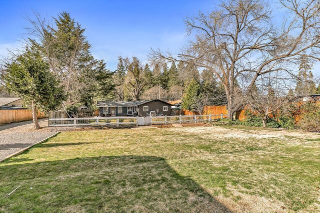 3065 Griffin Creek Road, Medford, OR 97501