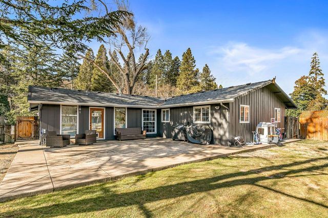 3065 Griffin Creek Road, Medford, OR 97501