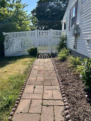 8 Patterson, Westfield, MA 01085