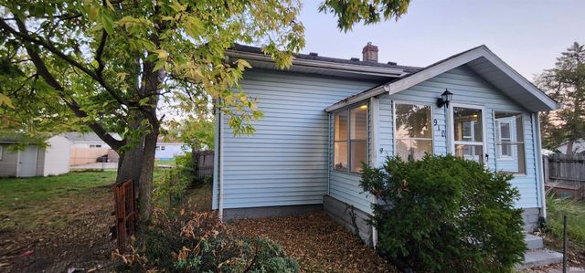 910 W Borley Avenue, Mishawaka, IN 46545
