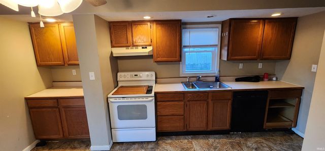 910 W Borley Avenue, Mishawaka, IN 46545