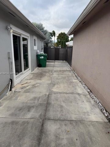 11541 SW 142nd Place, Miami, FL 33186
