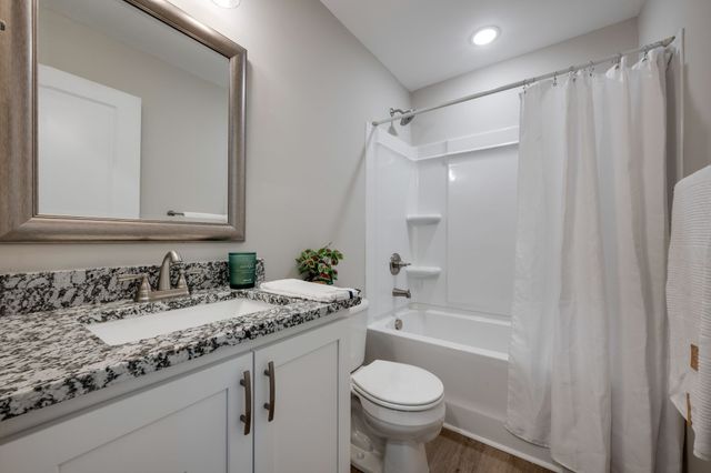 425 Via Drive, Clarksville, TN 37043