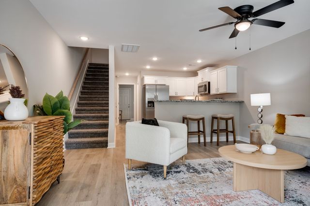 425 Via Drive, Clarksville, TN 37043