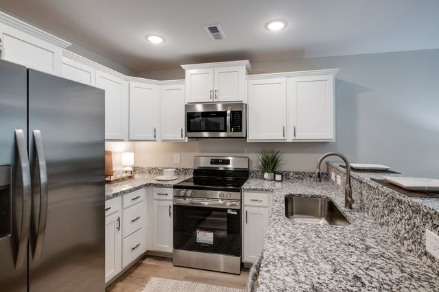425 Via Drive, Clarksville, TN 37043