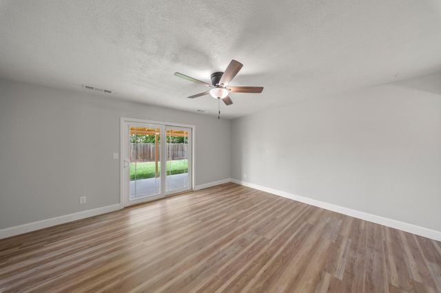 2021 Ellison Dr, Modesto, CA 95355