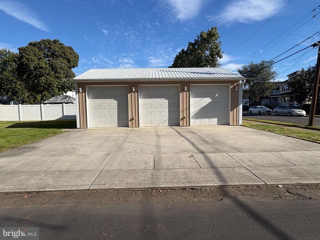 519 WEEKS AVE, Riverside, NJ 08075