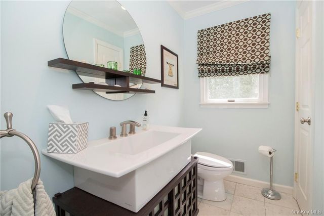 4 Dalphin Drive, Rye, NY 10580