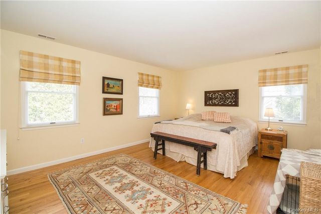 4 Dalphin Drive, Rye, NY 10580