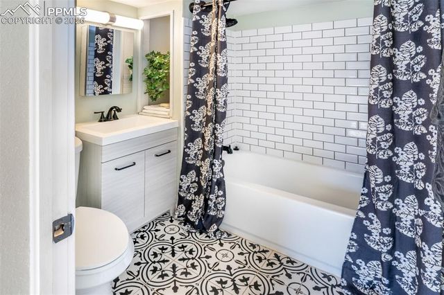 2201 W Warren Avenue, Englewood, CO 80110