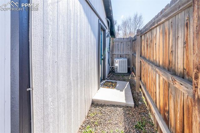 2201 W Warren Avenue, Englewood, CO 80110