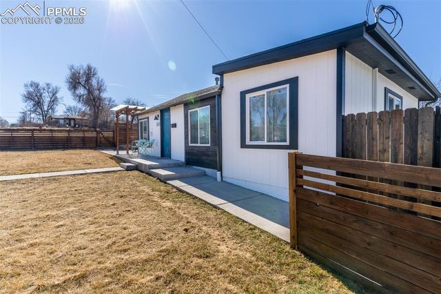 2201 W Warren Avenue, Englewood, CO 80110