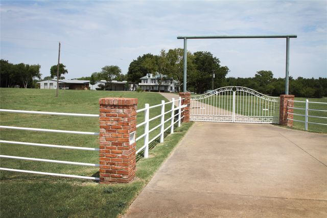 2749 Fm 983, Red Oak, TX 75154