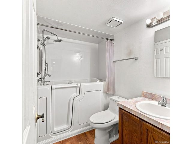12573 E Pacific Cir E, Aurora, CO 80014