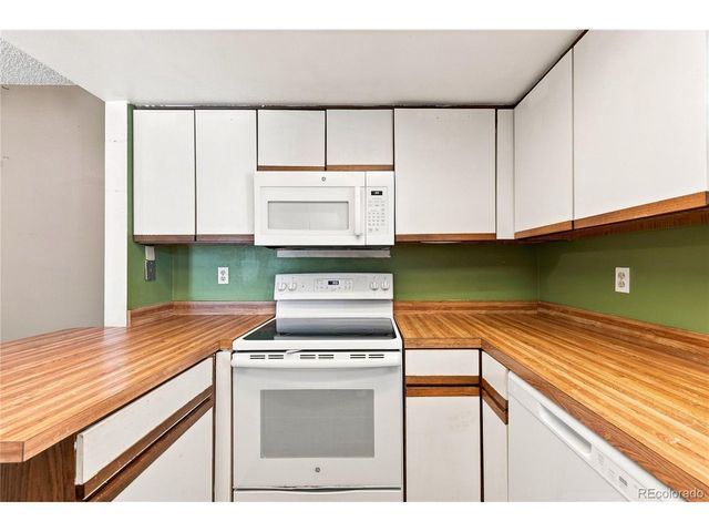 12573 E Pacific Cir E, Aurora, CO 80014