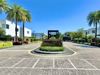 7459 NW 97th Ct, Doral, FL 33178