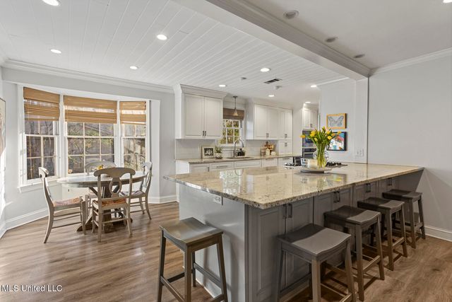 4465 Wedgewood Street, Jackson, MS 39211