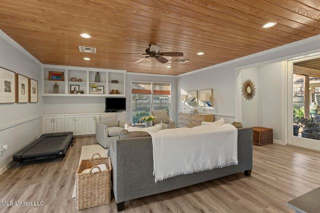 4465 Wedgewood Street, Jackson, MS 39211