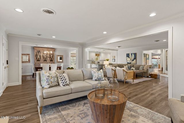 4465 Wedgewood Street, Jackson, MS 39211