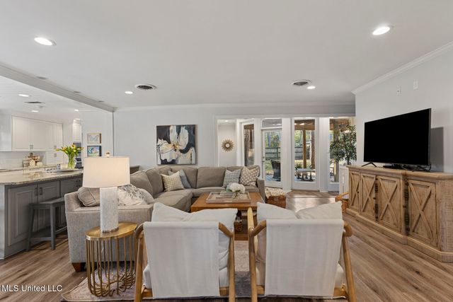 4465 Wedgewood Street, Jackson, MS 39211