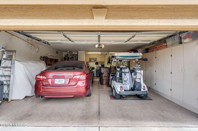 1821 E Redstart Road, Green Valley, AZ 85614