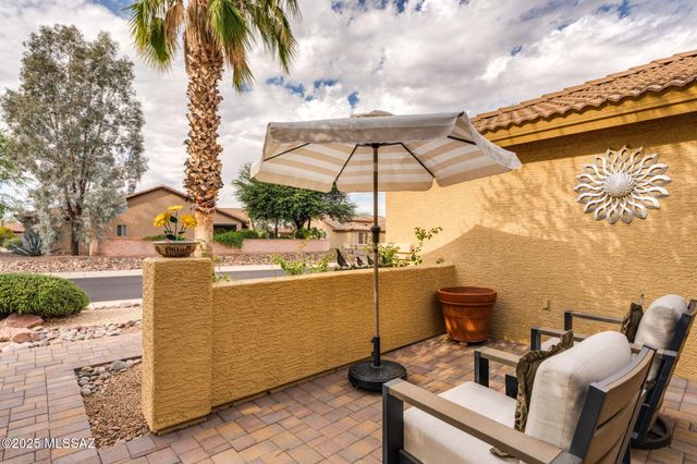 1821 E Redstart Road, Green Valley, AZ 85614
