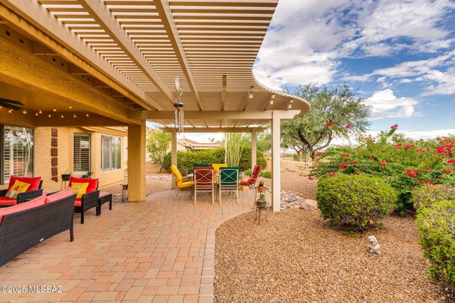 1821 E Redstart Road, Green Valley, AZ 85614