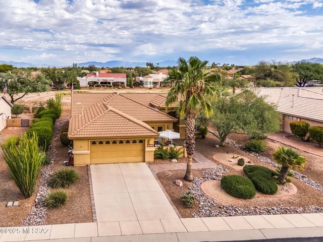 1821 E Redstart Road, Green Valley, AZ 85614