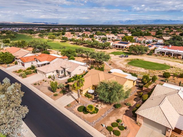 1821 E Redstart Road, Green Valley, AZ 85614