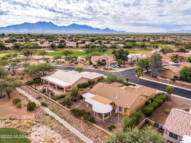 1821 E Redstart Road, Green Valley, AZ 85614