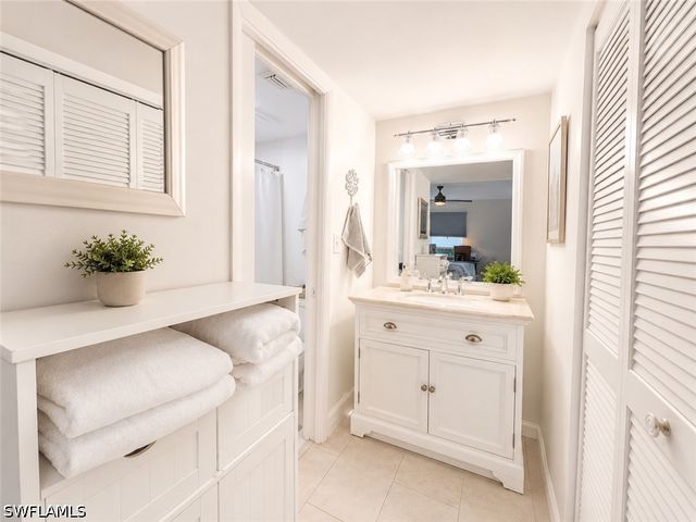 1056 Forest Lakes DR A201, Naples, FL 34105