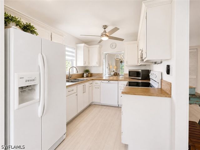 1056 Forest Lakes DR A201, Naples, FL 34105